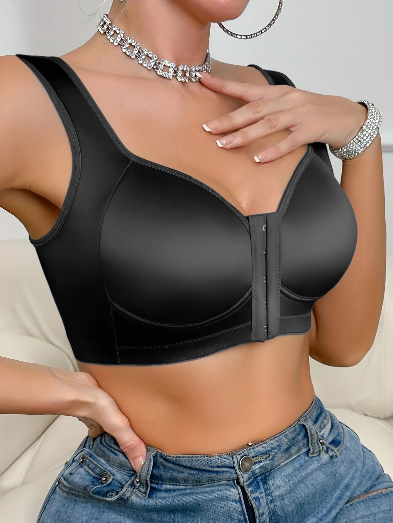 Front Closure Women's Wireless Sports Bras Medium Support Yoga Exercise Athletic Bras.
